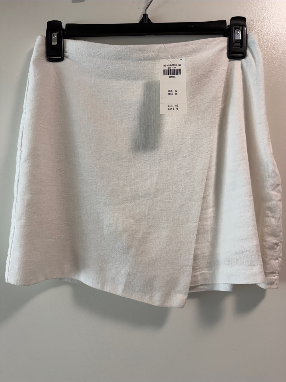 Abercrombie & Fitch White Scarlett linen blend mini skort